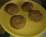 A picture of step 2 of Lauki tikki.