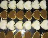 Foto del paso 3 de la receta: Masitas cupido 🖤💛 (fácil, ricas y económica)