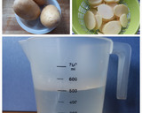 Foto del paso 2 de la receta: 244. Merluza con patatas al moscatel