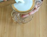 Gambar langkah 1 resipi Cappuccino.