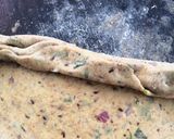 A picture of step 5 of Missi roti.