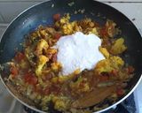 A picture of step 5 of Cauliflower korma.