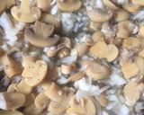 Foto del paso 3 de la receta: Pollo en crema de champiñones y arroz con espinaca