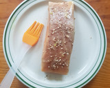 Foto del paso 2 de la receta: Salmón con fideos de calabacita al horno con sabor mediterráneo
