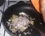 A picture of step 1 of Cous cous with minced sorce.