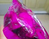 Foto langkah ke 2 dari resep Buah naga smoothie.