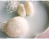 A picture of step 1 of Mofy Bunny Bento.