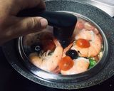 รูปขั้นตอนการทำที่ 2 ของ กุ้งลิสบัว(กุ้งอบไวน์ขาวแบบโปรตุเกส)葡京白酒焖虾