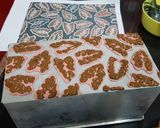 Foto langkah ke 3 dari resep Cake Kukus Cokelat Moka Batik.