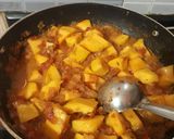 A picture of step 4 of Pumking gravy sabji.