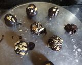 A picture of step 3 of Chocolate Till laddu.