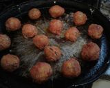 Foto del paso 4 de la receta: Polenta con queso salsa y albóndigas