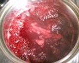 A picture of step 2 of Red Currant Jam.