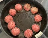 Une image de l'étape 5 de Boulettes aux 3 viandes sauce façon bolognaise et polenta.