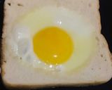 A picture of step 6 of Easy fried eggs.