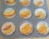 Foto del passaggio 3 della ricetta Muffin alle pesche & mandorle gluten-free