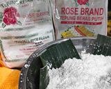 Foto langkah ke 1 dari resep Kue Putu dengan Cetakan.