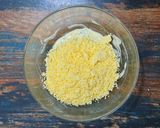 A picture of step 4 of Oeufs Mimosa (French-Style Devilled Eggs).