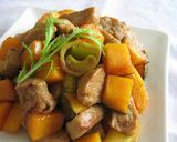 A picture of step 4 of Japanese-Style Stir-Fried Pork and Kabocha with Gochujang.