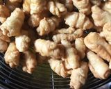 Foto langkah ke 3 dari resep 53. Kue Bawang Garpu Renyah.