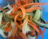 Une image de l'étape 1 de Cabillaud Gratiné Courgettes et Carottes en Tagliatelles Agrémentées de Semoule.