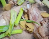 Foto langkah ke 1 dari resep Ayam Rebus (Pe Cam Kee).