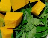 Foto langkah ke 1 dari resep Sayur Bening Katuk Labu Kuning.