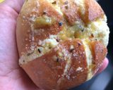 Foto langkah ke 8 dari resep Garlic Cream Cheese Bread.