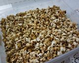 Foto langkah ke 8 dari resep Popcorn caramel tiramisu.