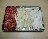 A picture of step 4 of Beef, Egg, and Onion Rice Bowl.