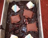 Foto langkah ke 5 dari resep Brownie Rocky Road.