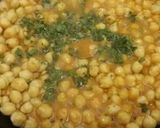 A picture of step 3 of Chana Paratha.