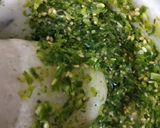 A picture of step 2 of Green garlic chutney.