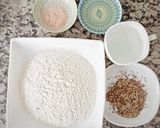 Foto del paso 1 de la receta: Masa (tapas) de empanadas con mix de semillas