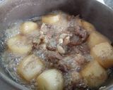 Foto langkah ke 3 dari resep Semur Daging Iga dan Lobak Kecap Asin.