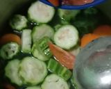 Foto langkah ke 3 dari resep Bening Gambas/Oyong & Wortel.