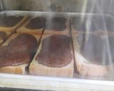 Foto langkah ke 7 dari resep Roti Kopi Simple.