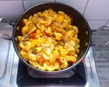 A picture of step 5 of Apple macaroni.