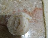 A picture of step 5 of Meethi bakhrkhani.