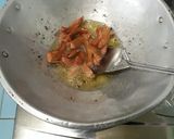 Foto langkah ke 1 dari resep Nasi Goreng Bekal Sekolah.