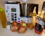 Foto del paso 1 de la receta: Cebolla caramelizada en Monsieur Cuisine