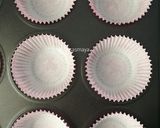 Foto langkah ke 2 dari resep Cupcake Lembut, Kokoh tanpa Emulsifier.