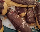 Foto del paso 10 de la receta Eclairs sin Gluten Rellenas de Crema Pastelera y Coulis de Fresas con Cobertura de Chocolate