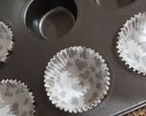 صورة لخطوة 3 من وصفة كاب كيك 🧁 محشي بالشوكولا 🍫