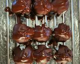 Foto del passaggio 4 della ricetta Bon bon yogurt, cocco e cioccolato fondente