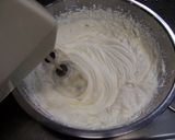 A picture of step 15 of Milky Cream Swiss Rolls.