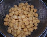 A picture of step 1 of Vegetarian Curry with Chickpeas.