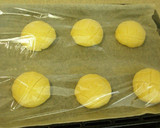 A picture of step 12 of Exquisite Melon Bread.