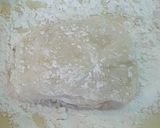 A picture of step 5 of Strawberry Daifuku (Rice Cakes with Bean Jam).