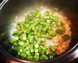 Foto del paso 2 de la receta: Sopa deliciosa de boniato, habas con vaina y frijoles